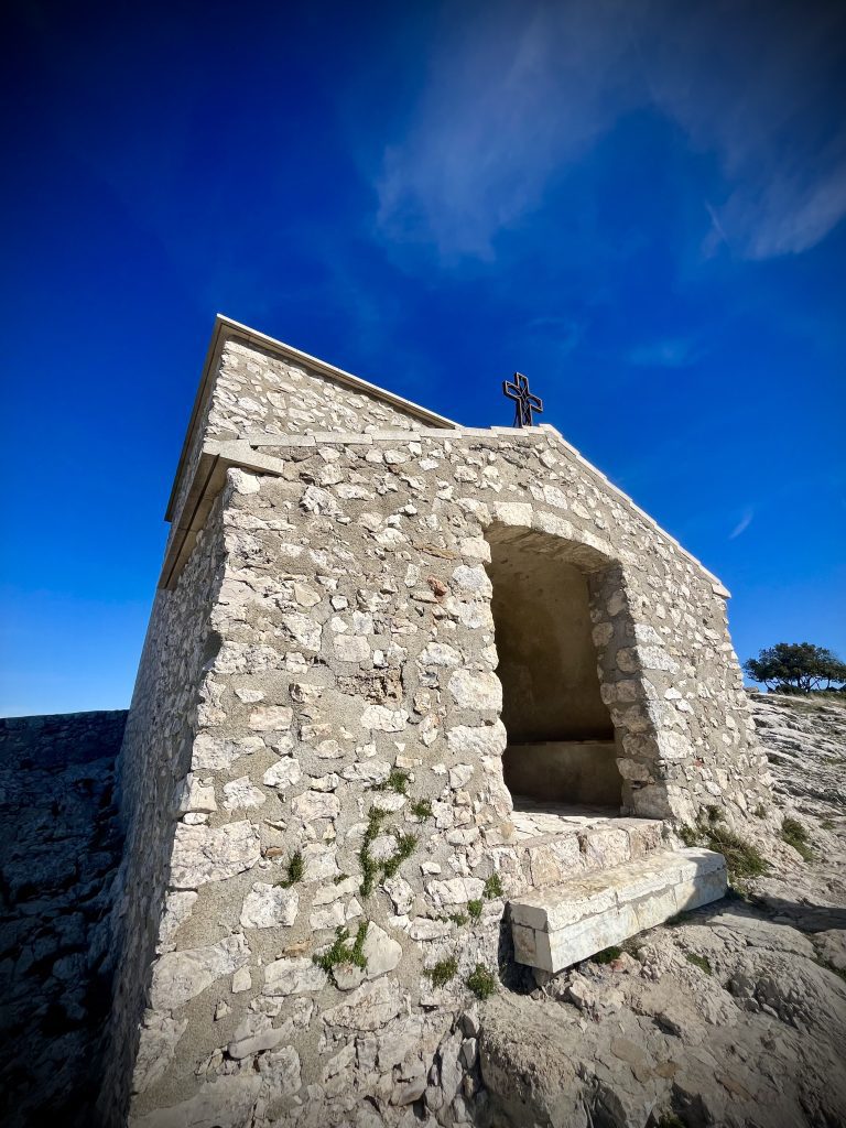 /randonnee-sainte-baume-mystique-sauvage